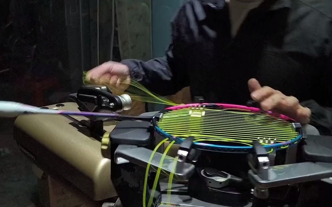 李宁战戟8000 羽毛球拍穿线 yonexexbolt63 李宁战戟8000 战戟8000