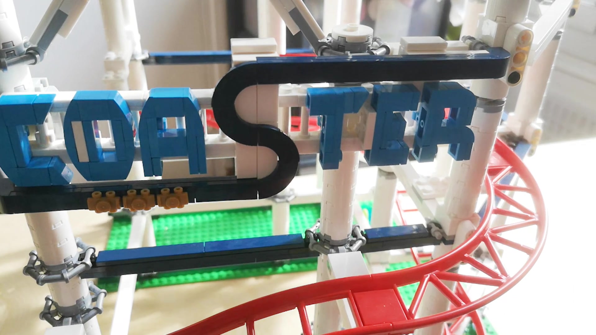 乐高lego 10261 roller coaster过山车 上手开箱(2)_哔哩哔哩 (゜-゜)