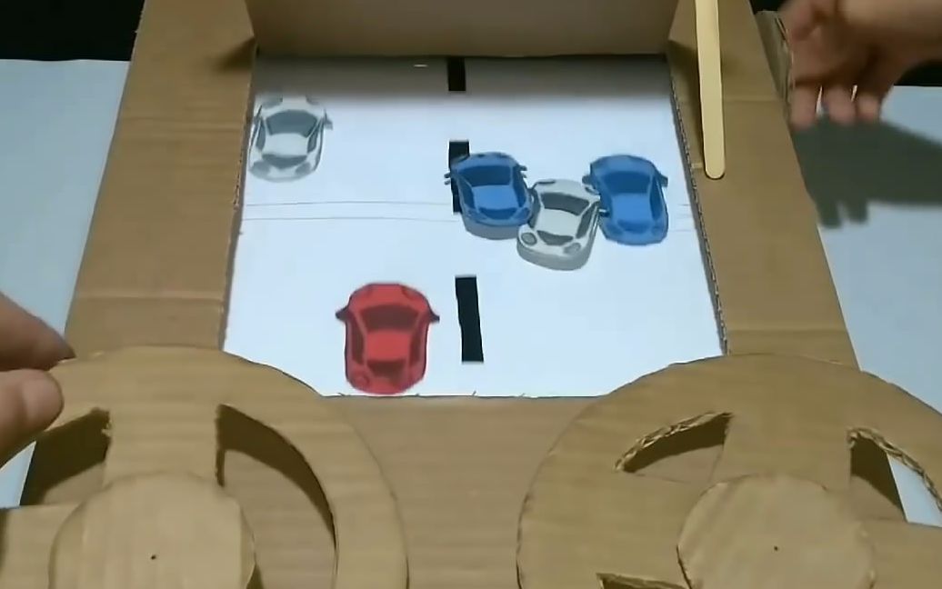 创意纸板diy,教你制作"双人赛车障碍游戏机"的方法