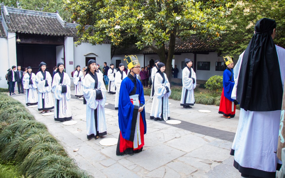 【扬州十日祭】扬州汉月汉服社携手八大高校公祭先辈史可法与375年前扬州的八十万先民哔哩哔哩bilibili