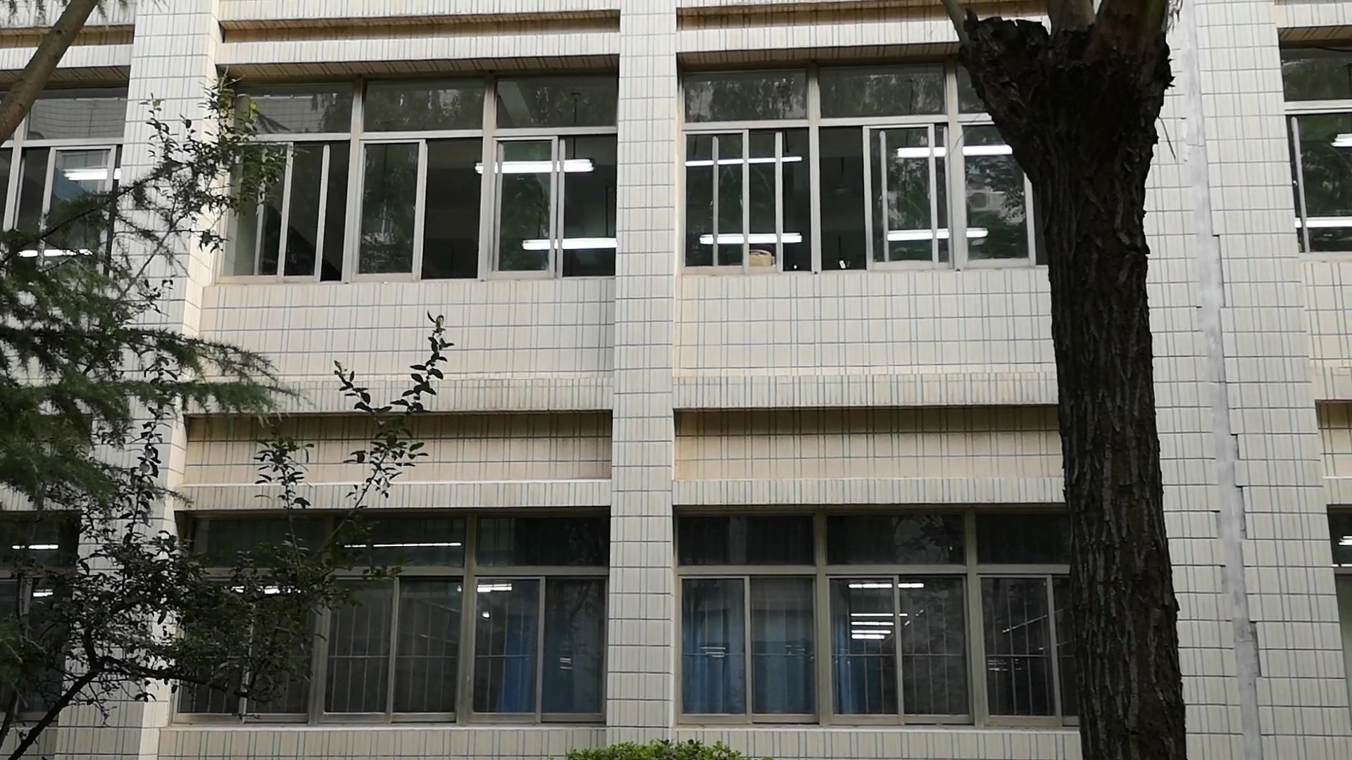 河南工程学院南校区什么样呢?带你去看看