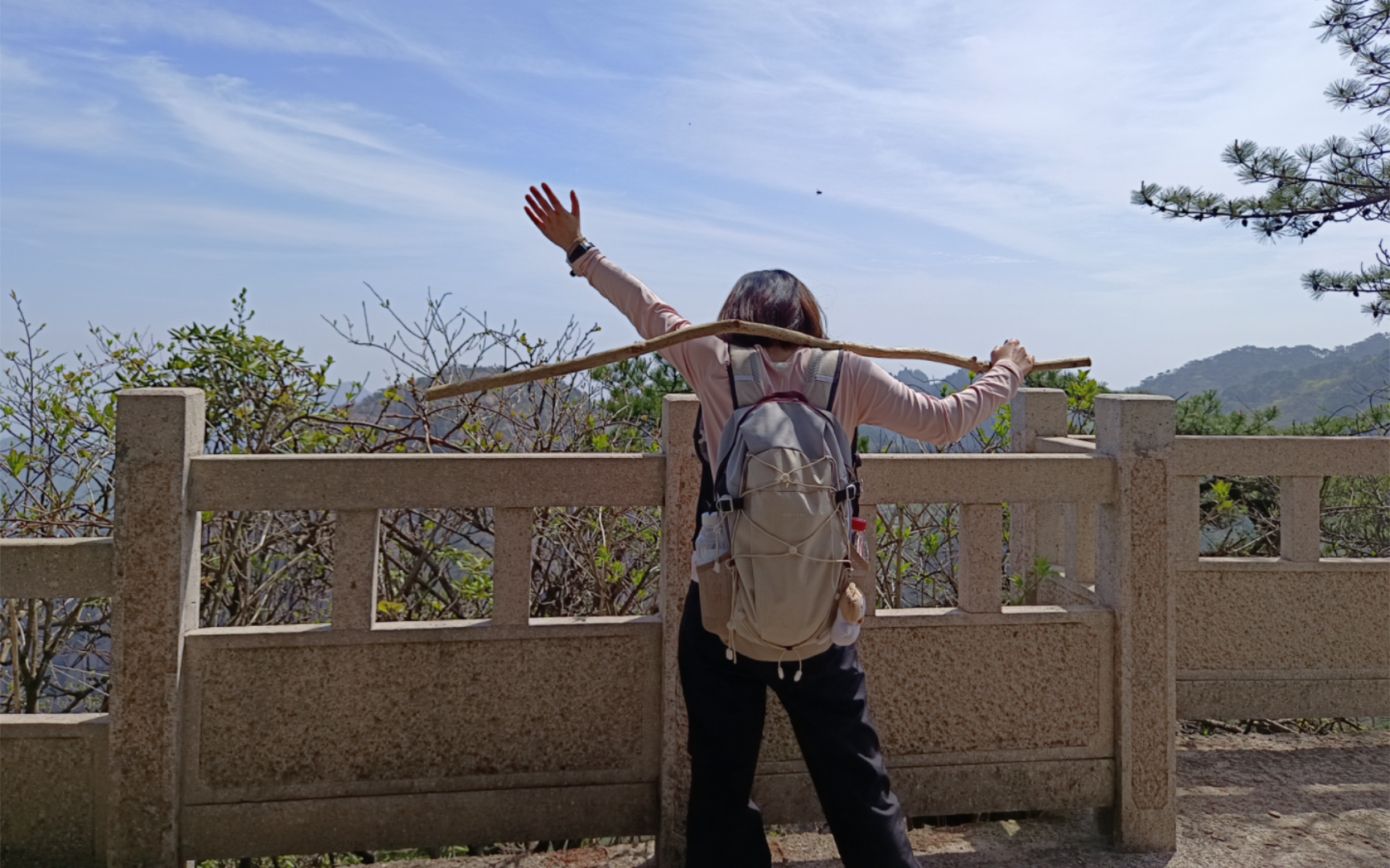 一个人从前山爬黄山,到光明顶用时5小时,住山上第二天看日出哔哩哔哩bilibili