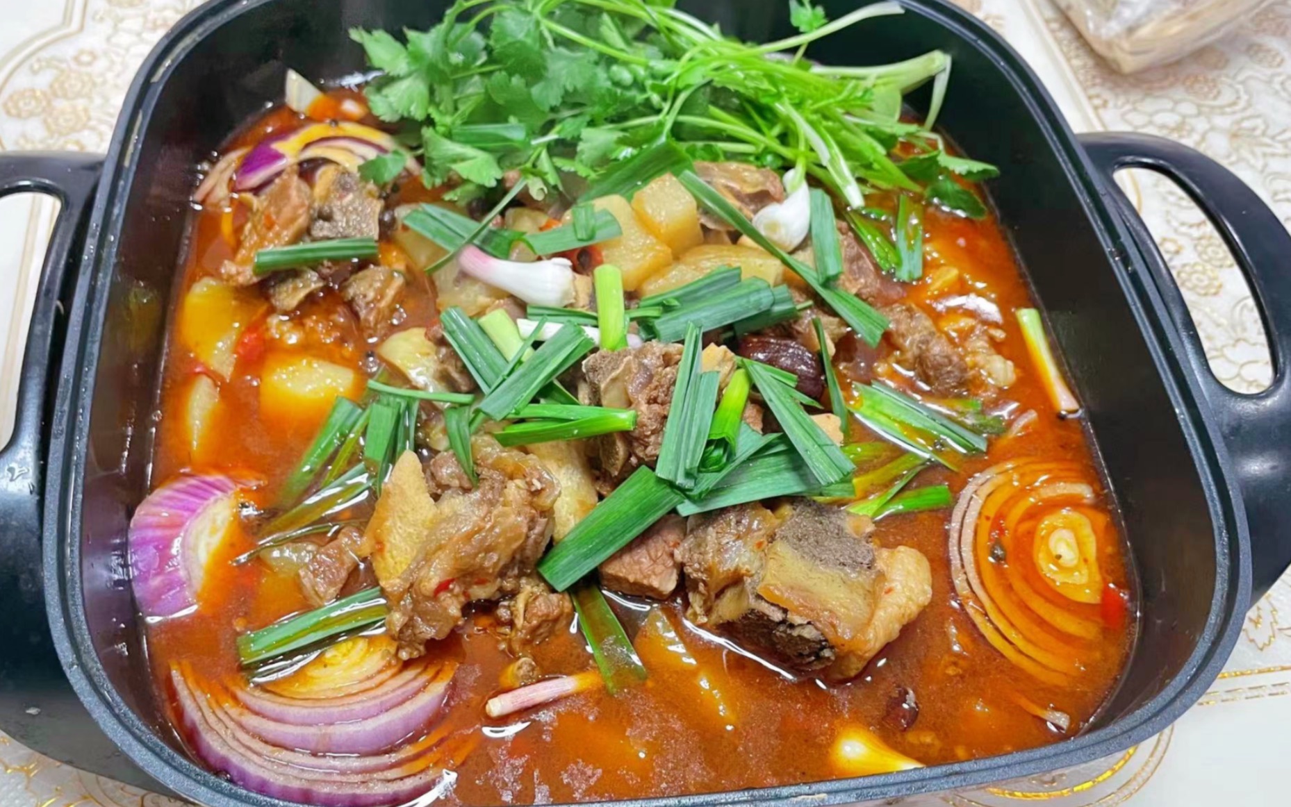 牛肉,牛排,牛腩炖萝卜,冬天想吃牛肉火锅就像胖哥这样做