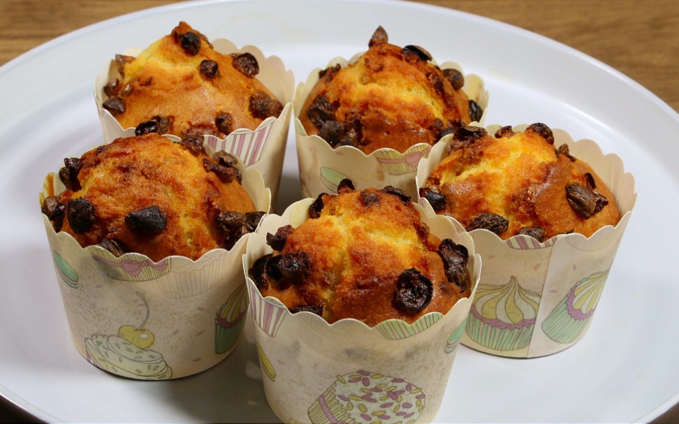 葡萄干小蛋糕,简单易做烘焙小白也无难度,松软香甜现烤现吃超满足