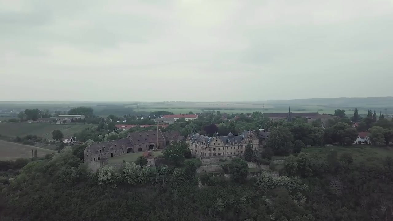 [图]探秘价值千万欧元的德国古堡 Abandoned 10.000.000€ Castle Used In Movies