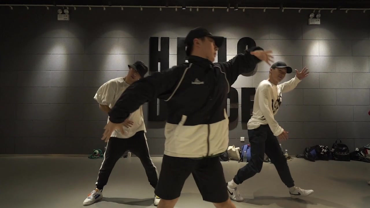 hello dance 谢昕廷 ric flair drip