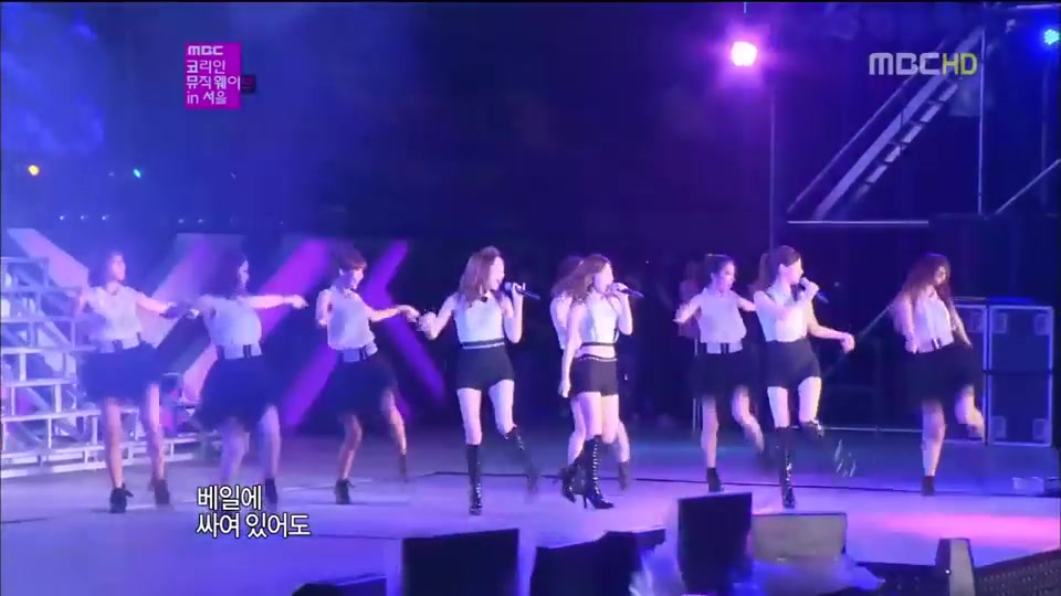 [图]Twinkle & DJ Got Us Fallin in Love & Dance Battle MBC SMTown 首尔站Cut 现场版