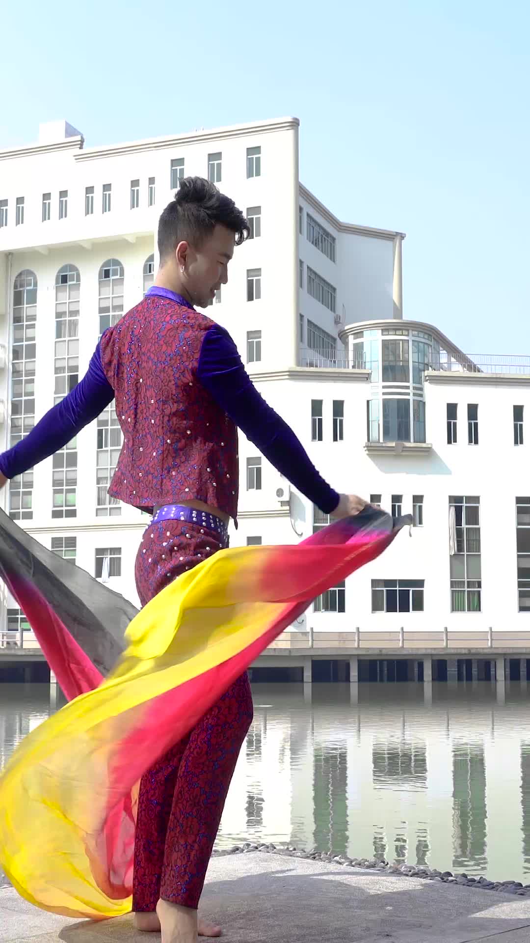 其实肚皮舞是不分男女老少的!