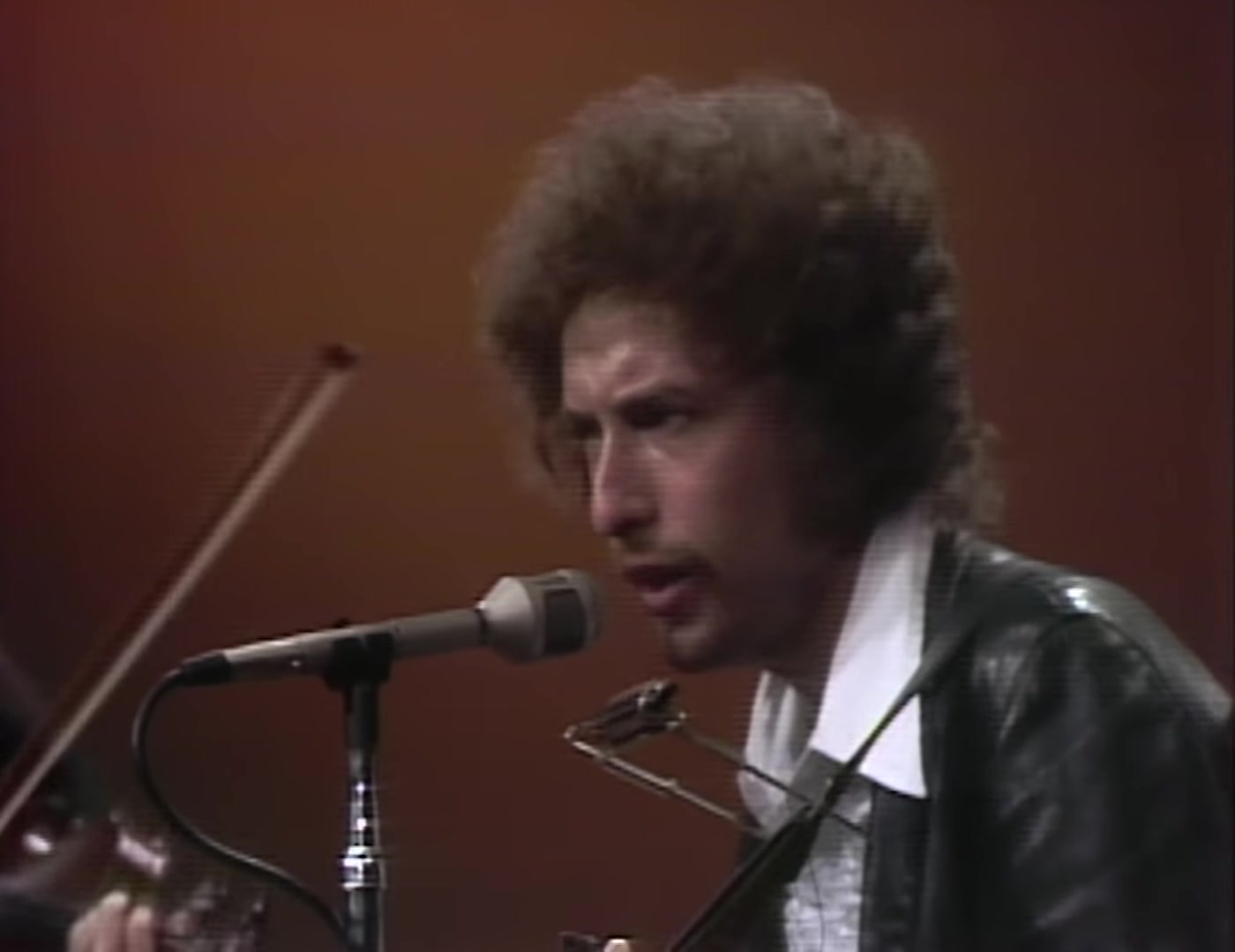 [图]【Bob Dylan】Simple Twist Of Fate (1975 Live from The World Of John Hammond TV）