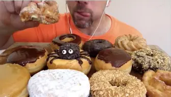 甜甜圈第一期 小胖子吃甜甜圈 吃完就把女孩出卖了 黄石面包甜甜圈 哔哩哔哩 Bilibili