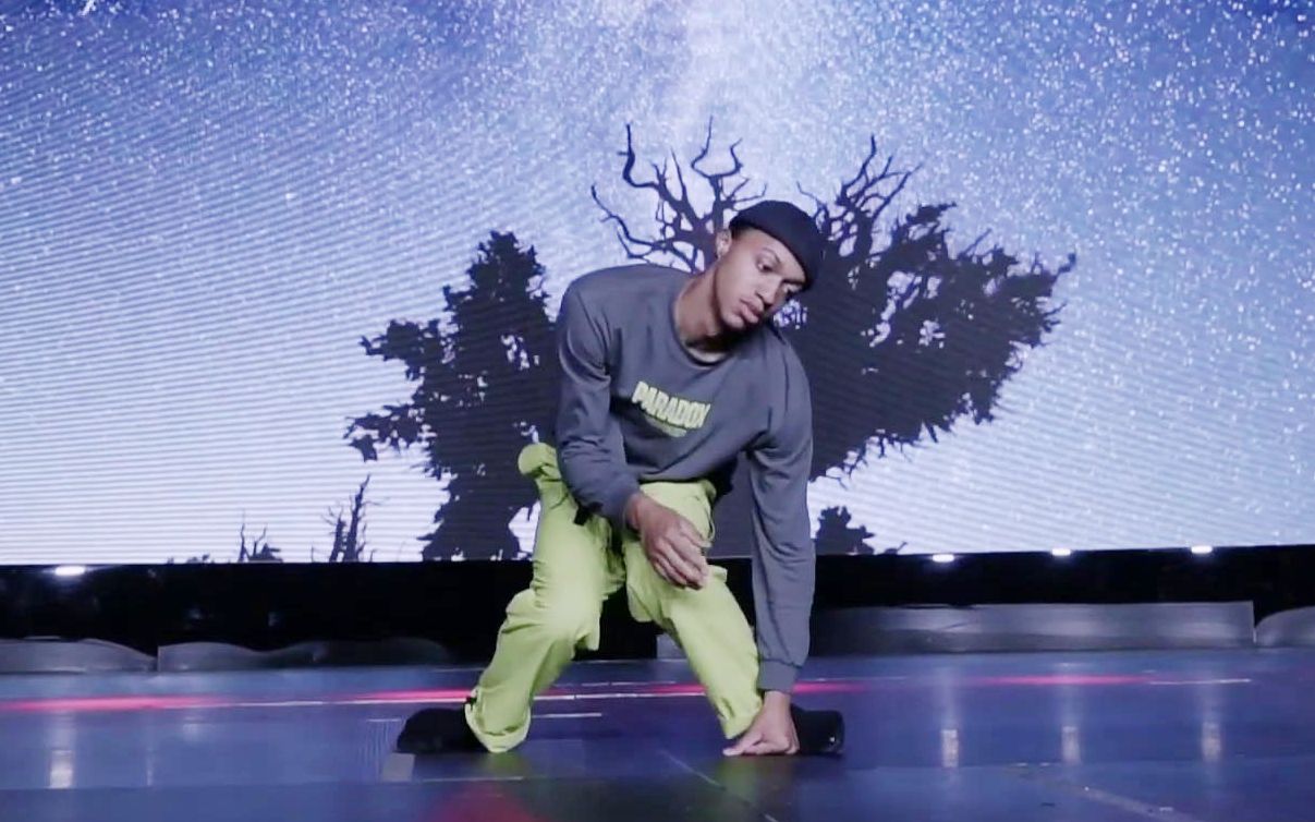 [图]看Hiphop大师如何用全身关节即兴演绎树的一生！Kevin Paradox超炸Freestyle现场！Life of a tree