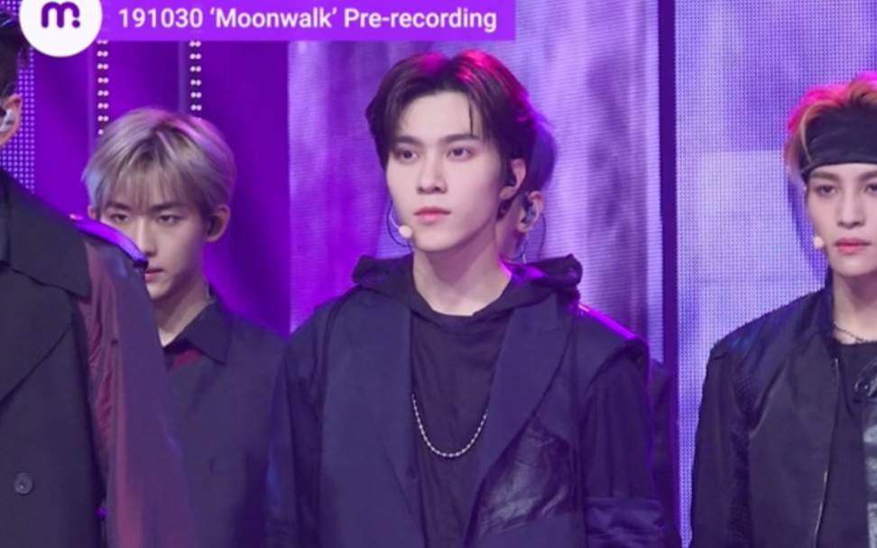 [图]【威神V/黄冠亨/高清直拍】191030冠军秀Moonwalk天选之城 Show Champion HENDERY Focus