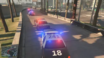 Download Video: 【GTA5警察执法】运钞车劫持警方出动步战车