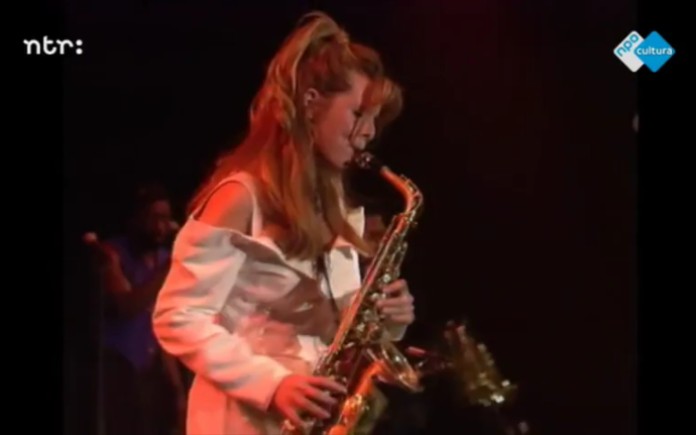 [图]【萨克斯】甘蒂达芙 Candy Dulfer -《 I Can't Make You Love Me 》- NSJ 1993