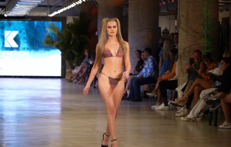 [图]Keppi Fitness Swimwear Fashion Show - Los Angeles Swim Week 2022