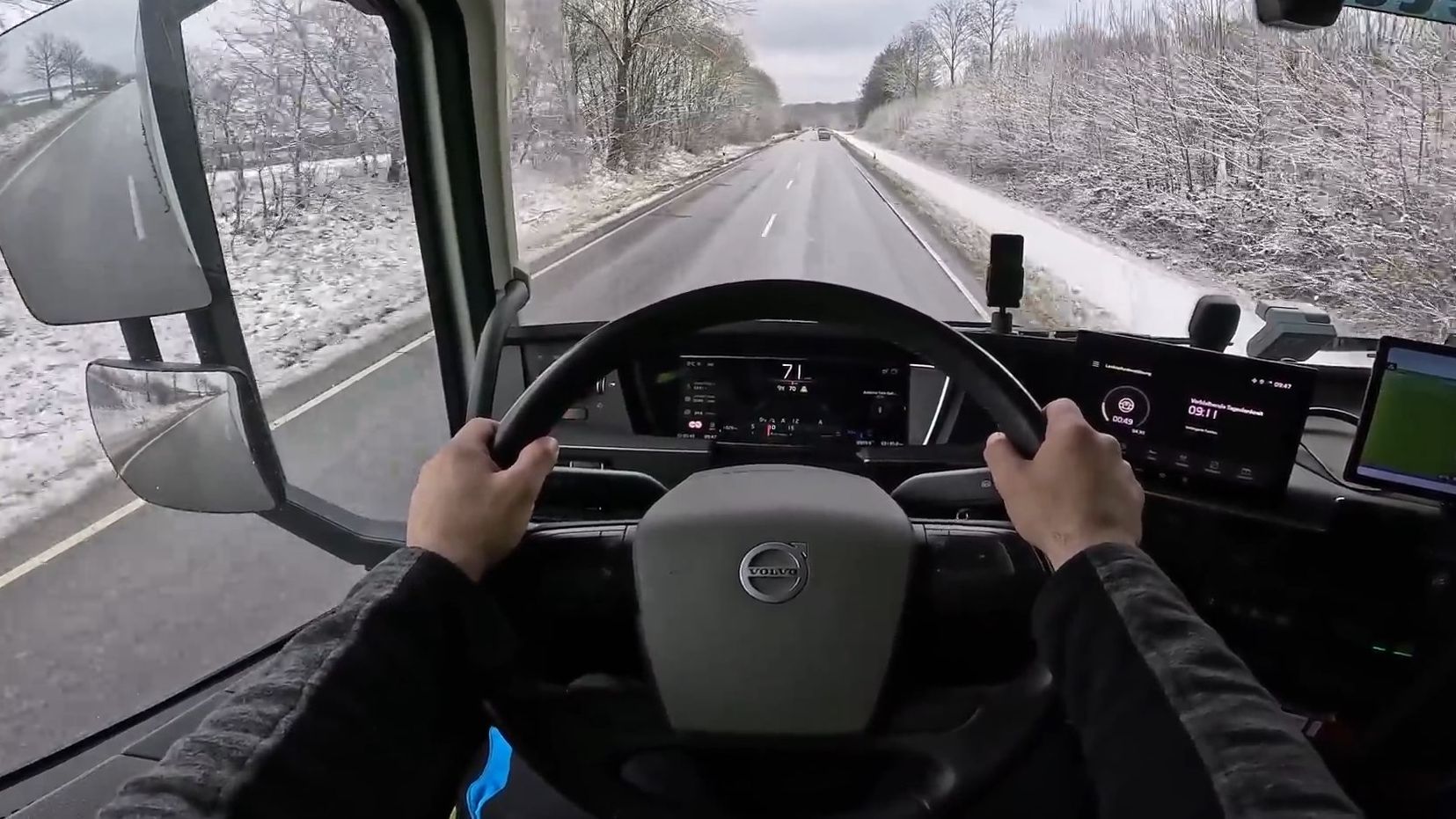 【第一人称视角】驾驶沃尔沃fh500——卡车司机的一天是怎么度过的-曼