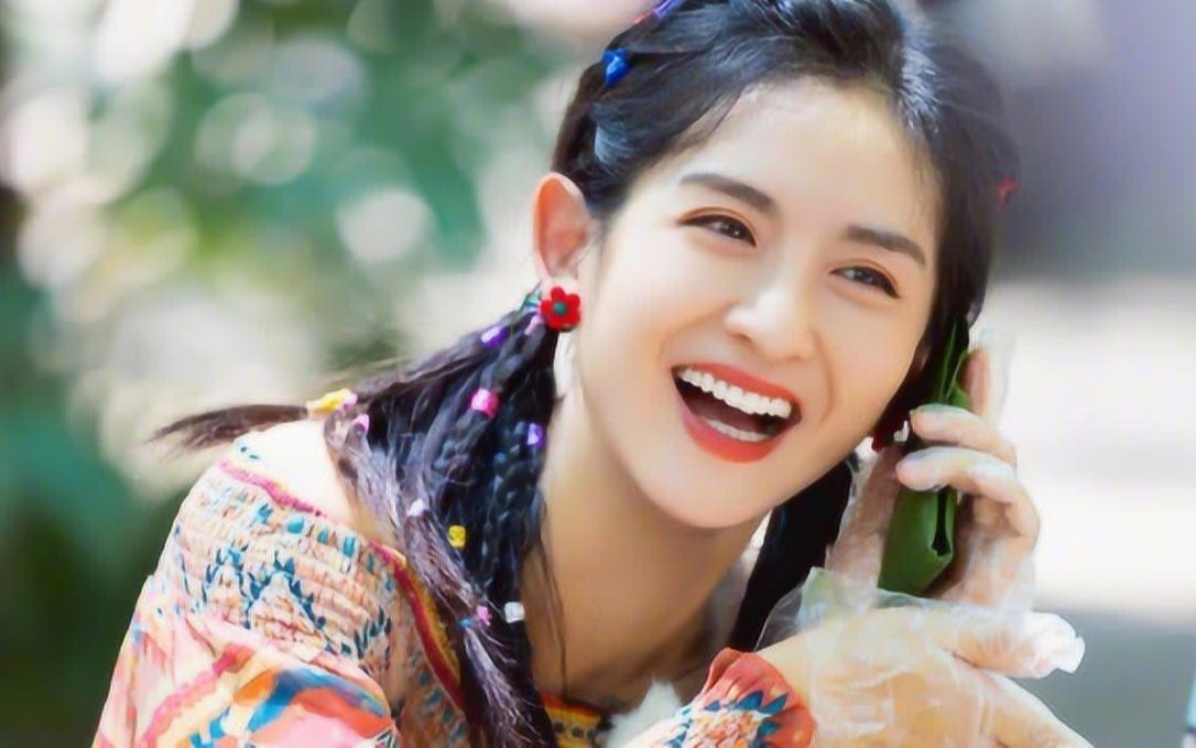 千万别让谢娜模仿,模仿刘敏涛表情神还原,直接拿捏住细节精髓