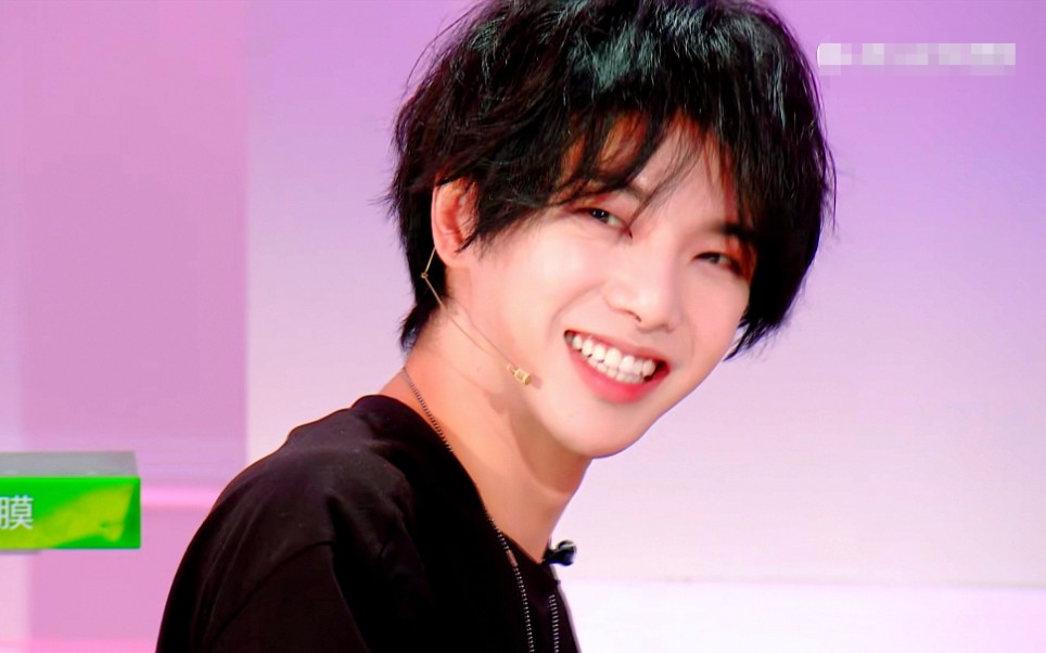 【华晨宇】天呐!这个人笑得也太犯规了!【日常吸花】