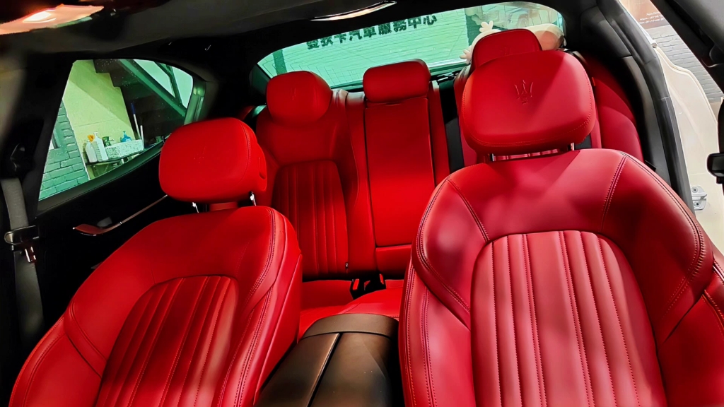 玛莎拉蒂内饰改装升级,红色内饰经典永不过时