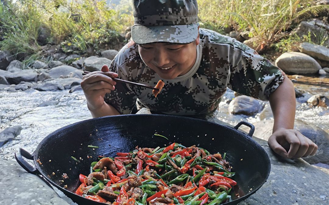 兔子肉这样吃才带劲,用5斤辣椒做一锅哑巴兔,好吃到流眼泪哔哩哔哩bilibili