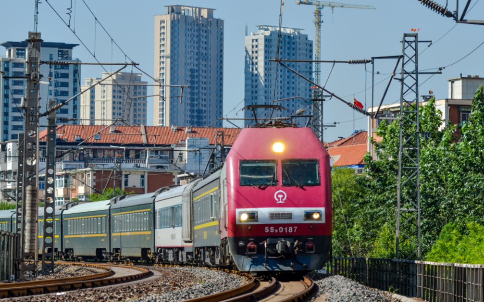 【中国铁路】京局京段ss9-0187牵引55192次通过南信号去南仓站方向