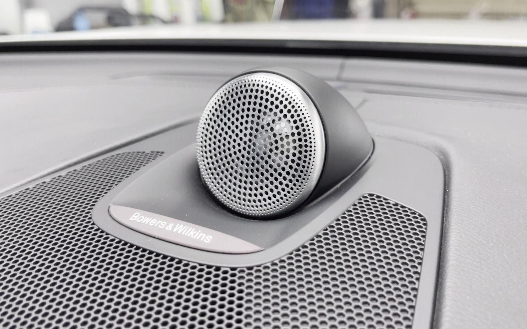 沃尔沃中置音箱安装流程