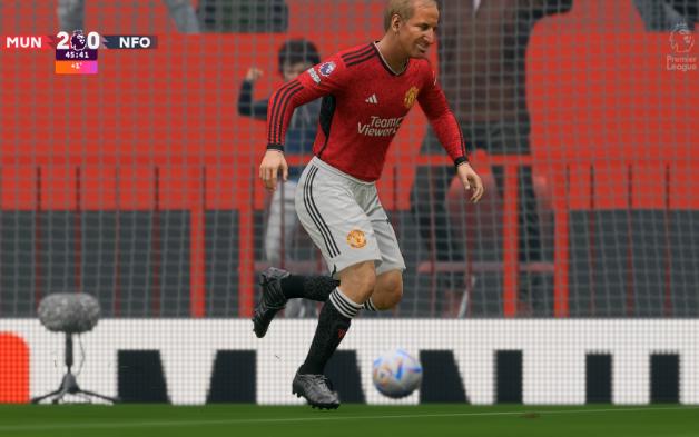 曼联名宿:博比查尔顿!