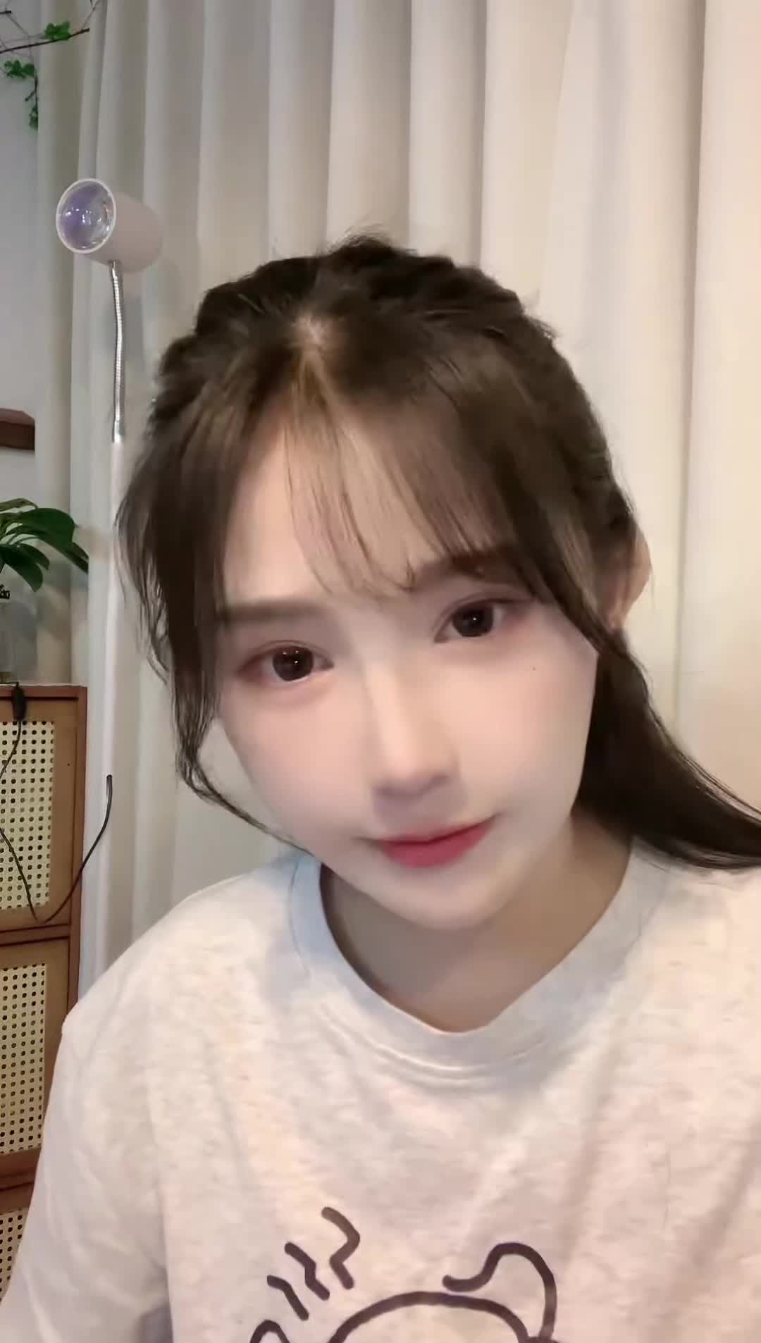 可可爱爱的单马尾