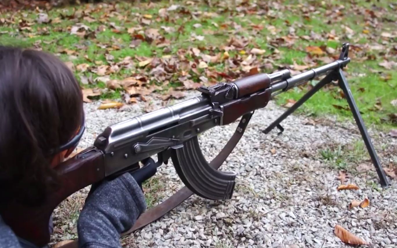 卡拉什尼科夫rpk轻机枪,由akm基础发展而来,曾是游戏里的神器