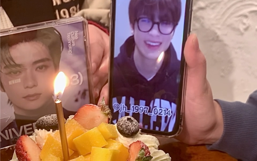 [图]#郑在玹生日快乐NCT郑在玹happybirthday 情人节当天的你，情人节男孩郑在玹