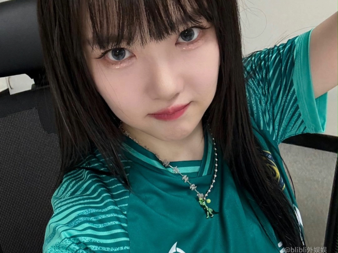 240504 240504 gfriend郑艺琳 金浦足球俱乐部活动