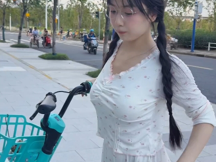 骑自行车