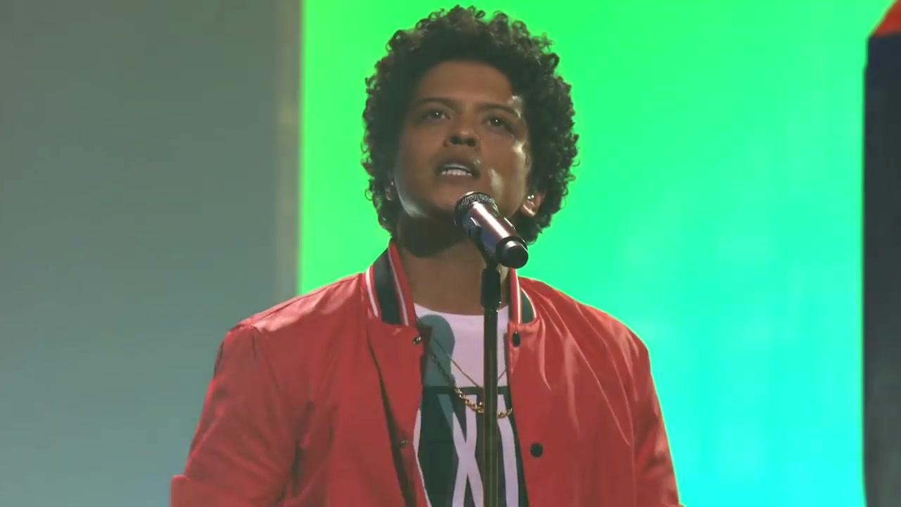 bruno mars(火星哥)现场跳《finesse》舞蹈_哔哩哔哩_bilibili