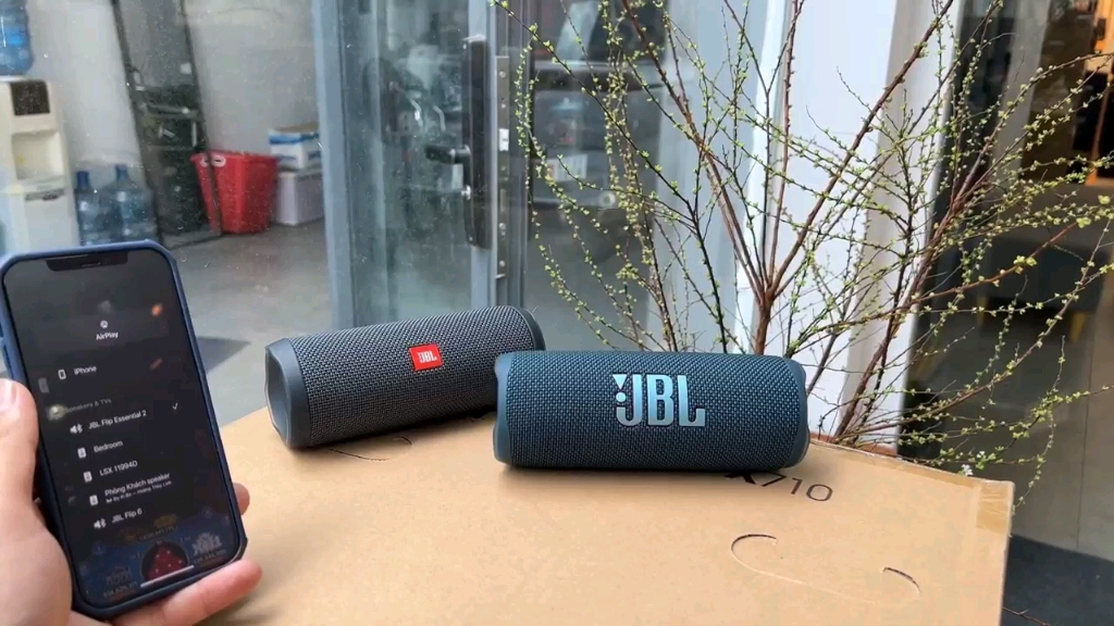 [图]jbl 万花筒6 对比 flip Essential 2 蓝牙音箱