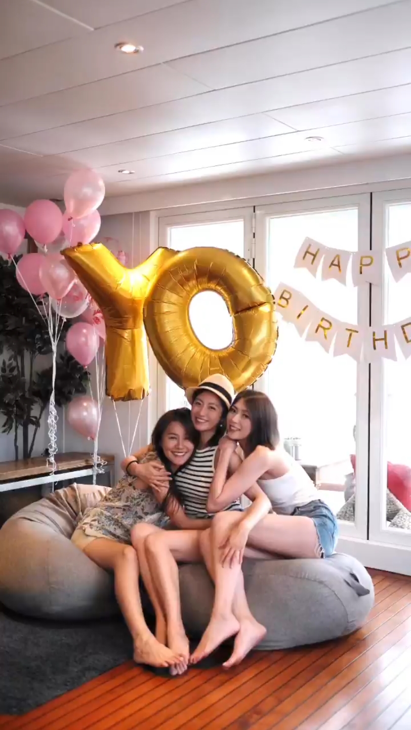 【yoyo】tvb女神陈自瑶庆祝生日,闺蜜连诗雅,黄翠如前来祝贺!