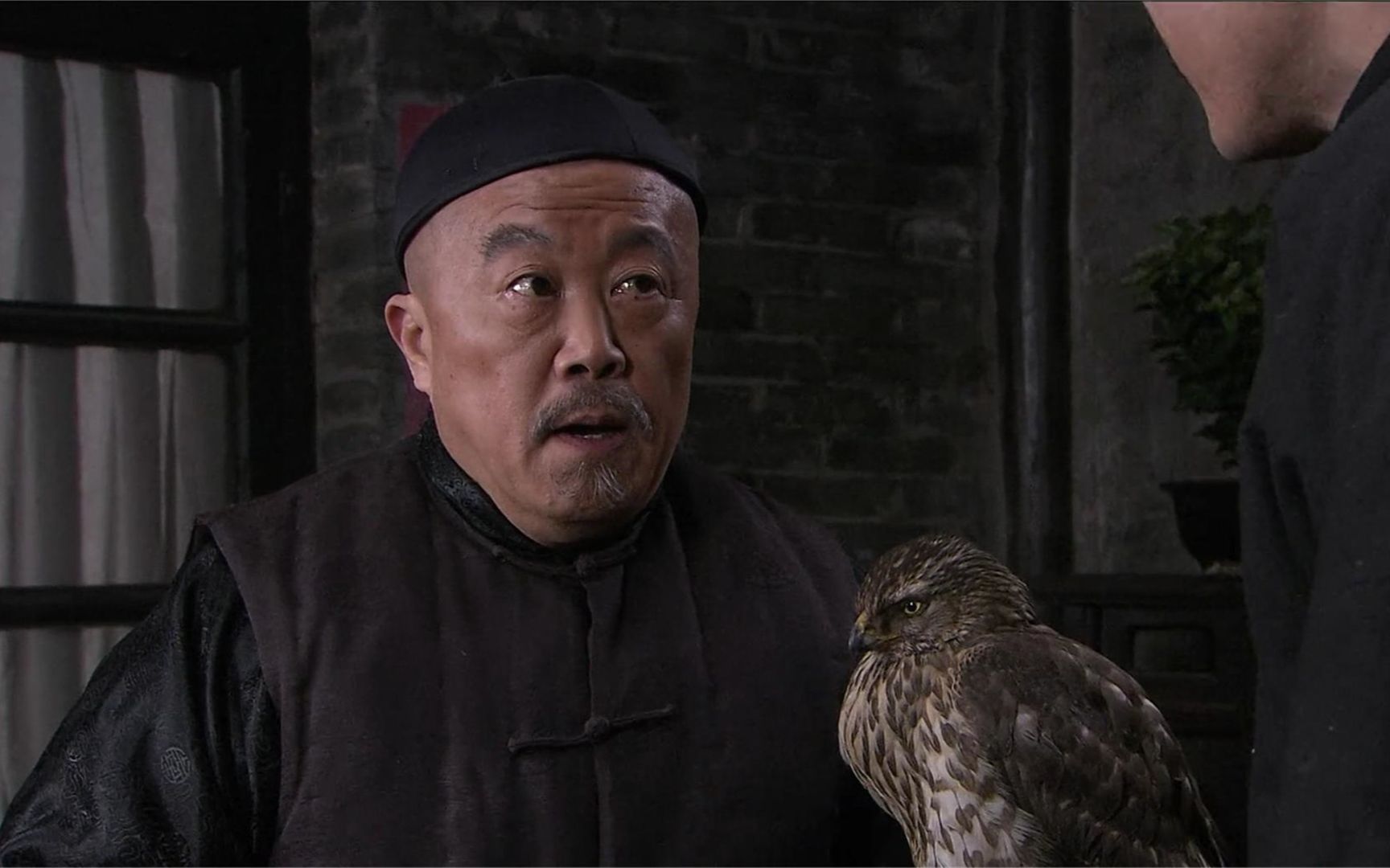 黄胖子跑茶馆吹牛要当靠山,一见到二灰,拔腿就跑