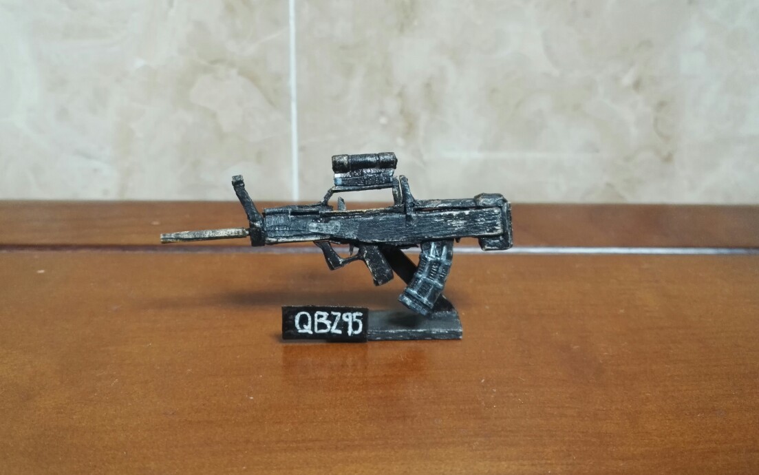 qbz95 95式突击步枪 up做的第一把比较精细的枪(雪糕棒及其他材料混合
