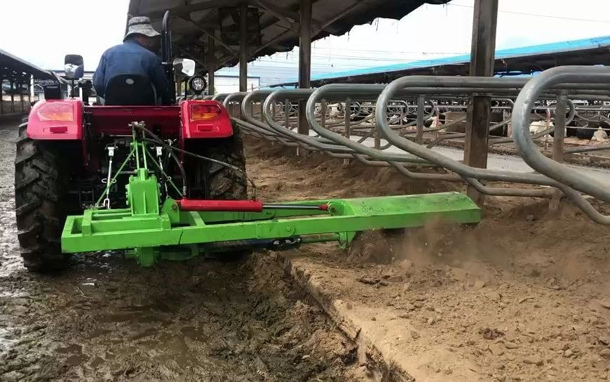 牛用卧床疏松机 卧床垫料机