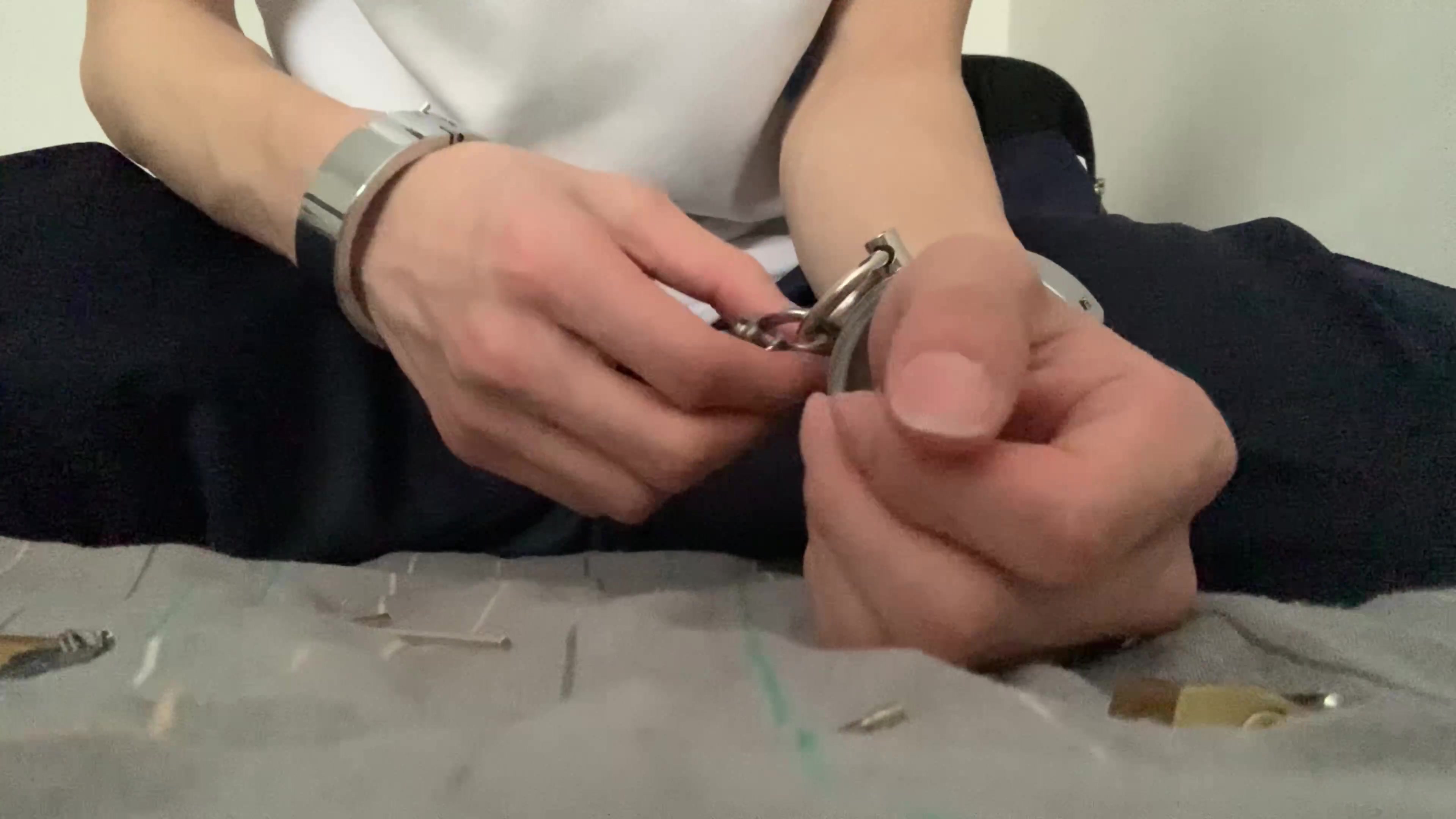 新手铐加强制张口口塞