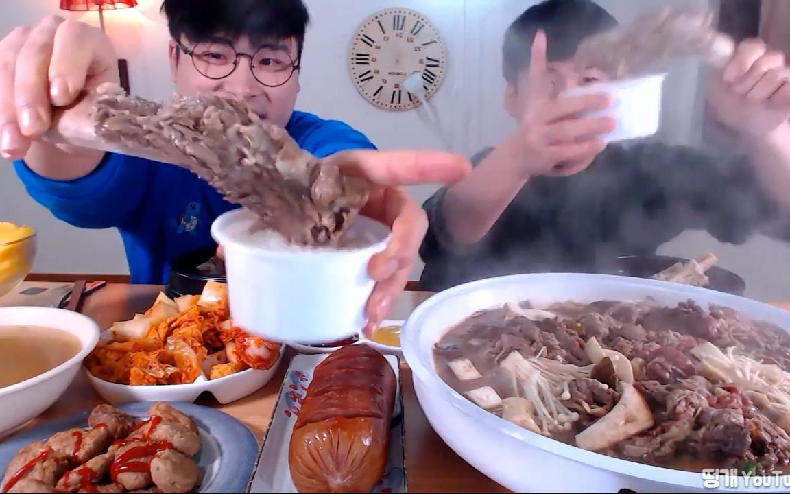 【韩国吃播】【吧唧嘴】豪放派吃播donkey兄弟吃排骨汤,香肠;泡菜