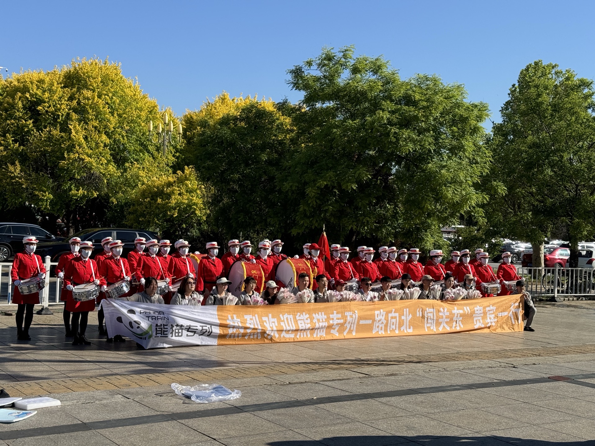 沈局沈段hxd3c0185牵引熊猫专列y103次列车,山海关-哈尔滨东.