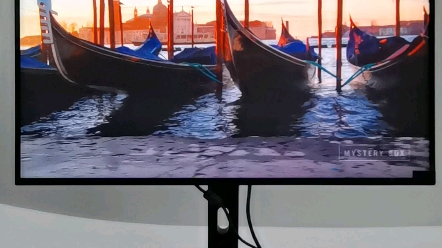 27寸4k60hz,可多窗口设置,支持两个信号源,两台设备连接同一台显示器,LG IPS面板,型号:LM270WR9SSA1哔哩哔哩bilibili