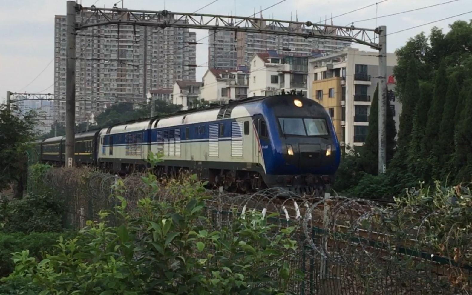 【京九线】客车k491南昌二场两道通过,上局徐段df11g137/8