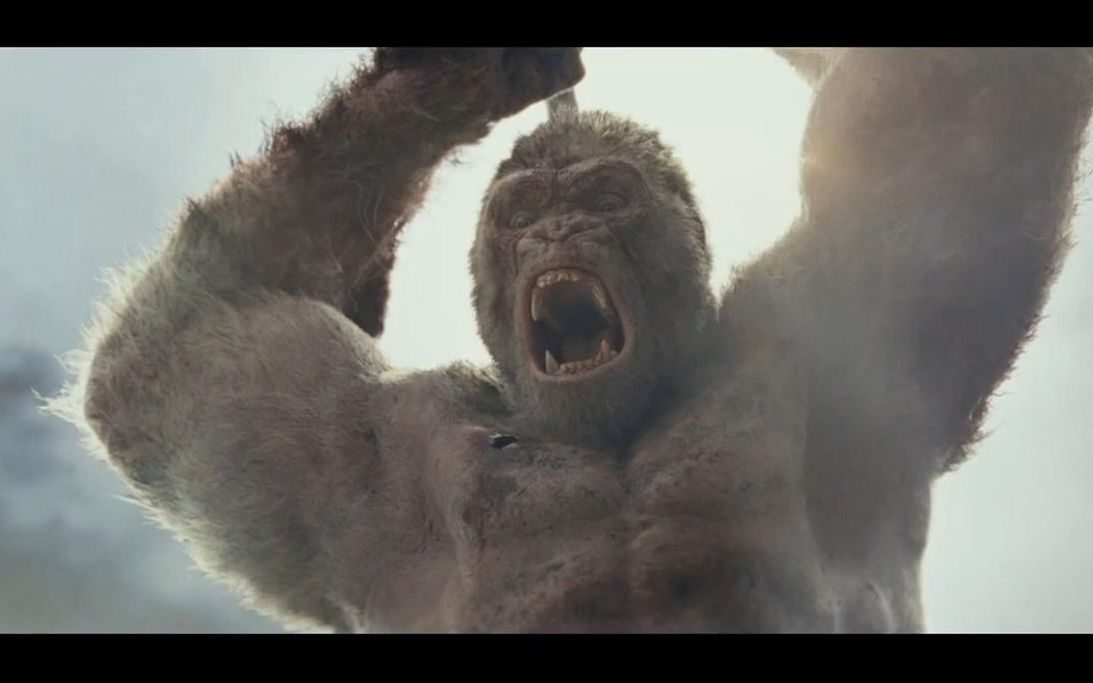 狂暴巨兽里的精彩片段这只大猩猩屌爆了最后那一下看着都疼