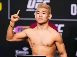 ufc澳门站在即，宋亚东直播表示，正在像ufc提出约战小罗萨斯，说罗萨斯是除排名外最有流量的选手