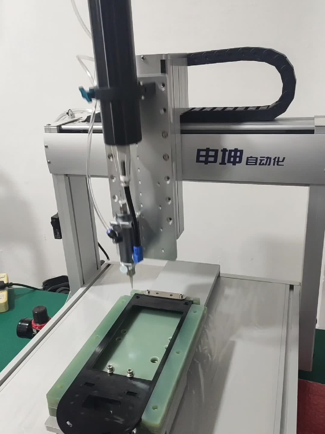 一种SMD元件自动编带机的制作方法