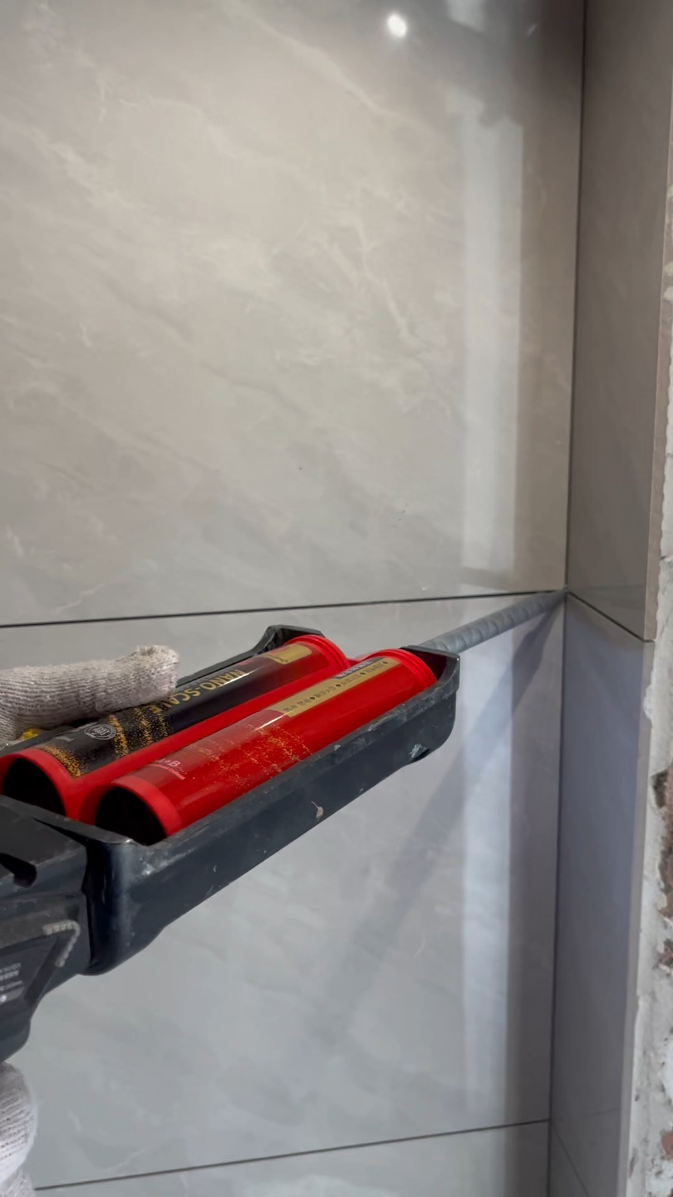 施工现场 卫生间 美缝打胶 压缝教程