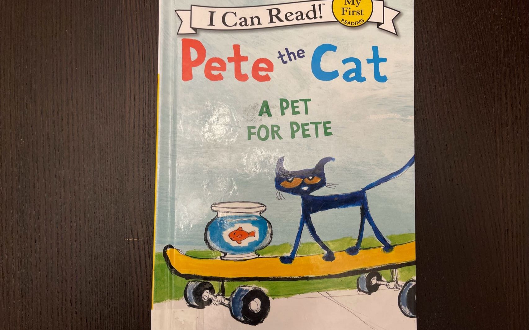 [图]Pete the cat -- a pet for pete