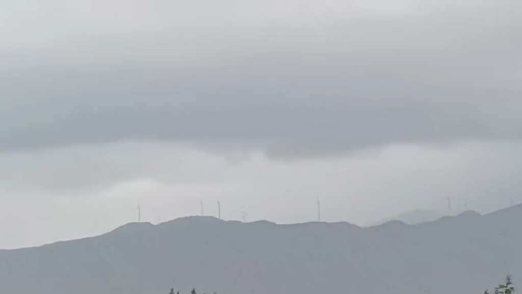 陰雨天遠方傷感意