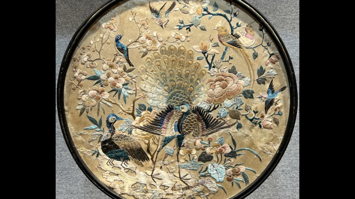 活动  清代粤绣双面宫团扇一对